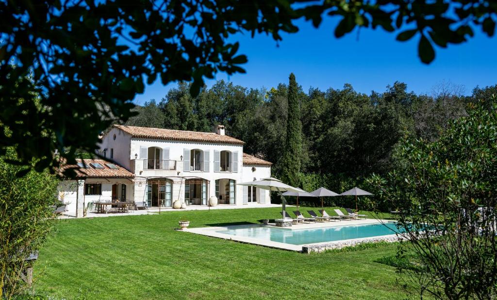 Bright Villa In Saint-Paul-De-Vence - 1