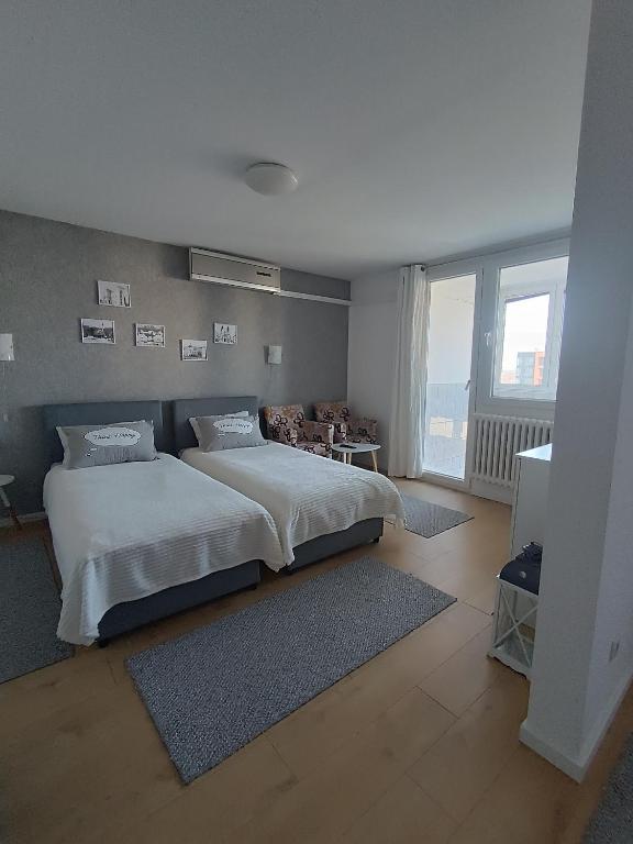 Aura apartman Sarajevo - Balcony - Easy Tram to Old Town - Free Parking - 3