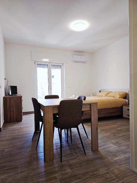 Adelphi Guest House 3 - 5