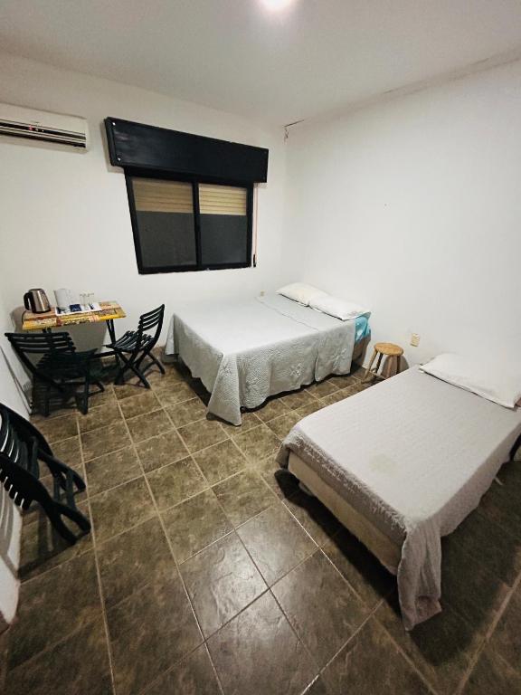 Habitación independiente con garage - 2
