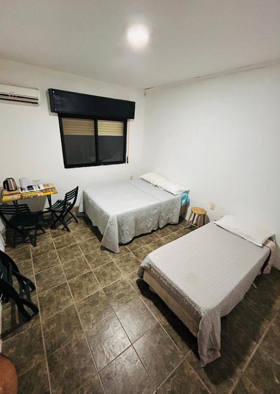 Habitación independiente con garage - 3