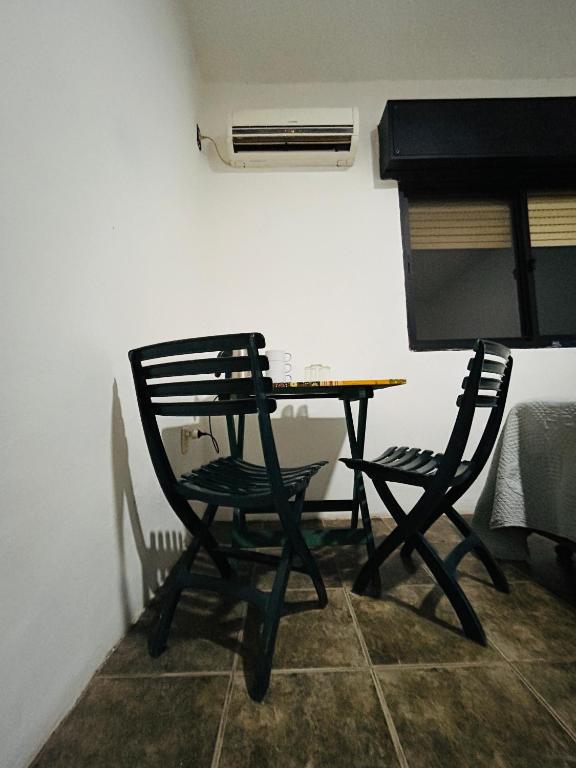 Habitación independiente con garage - 4