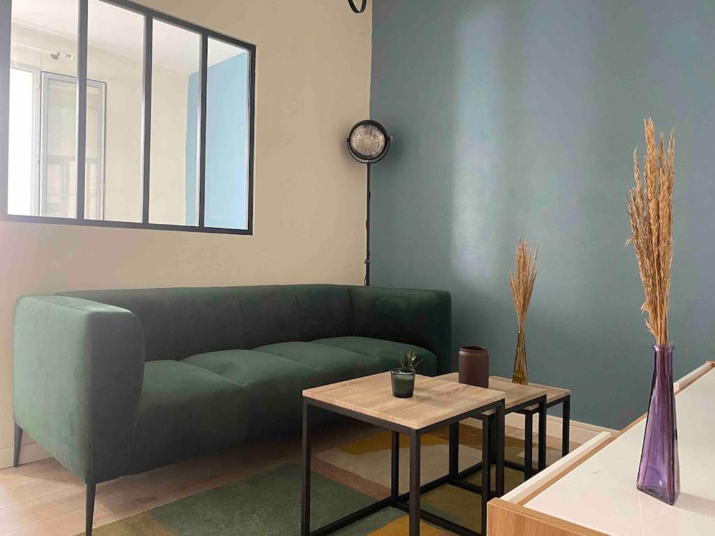 Spacious studio on the edge of the historic center - 2