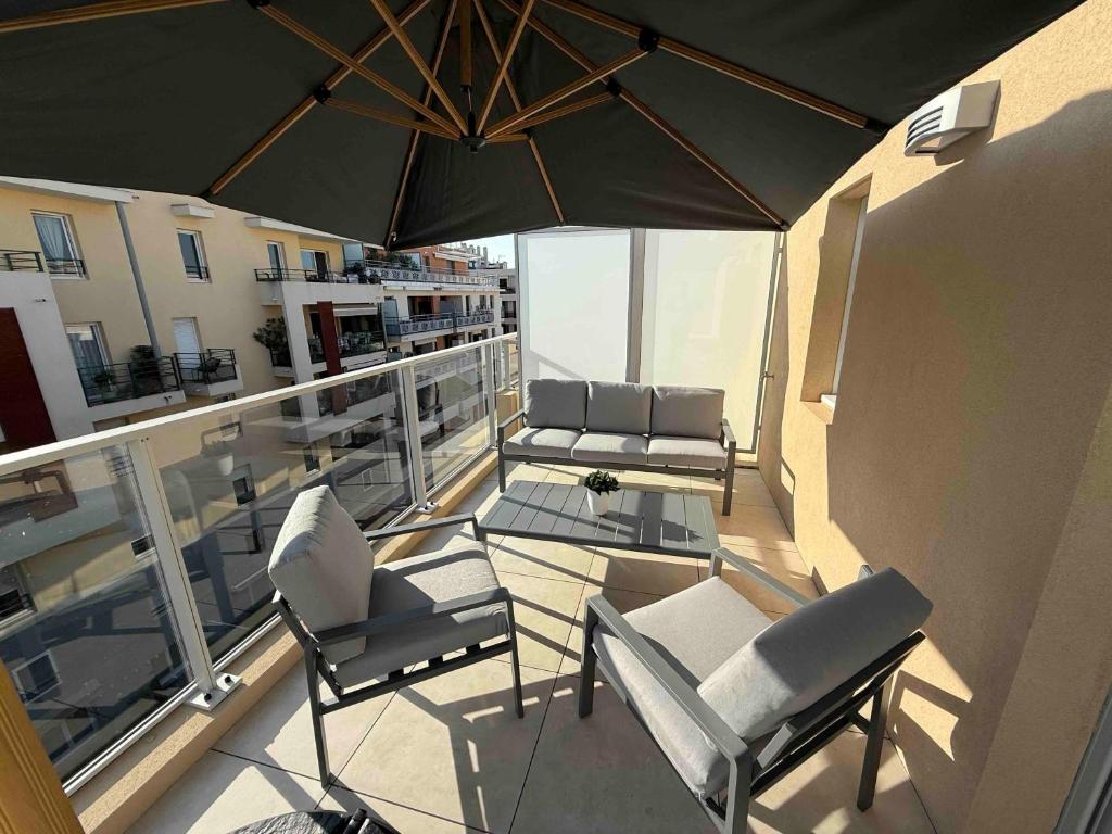 Les Terrasses d'Antibes - 2BR Duplex with Terrace - 2
