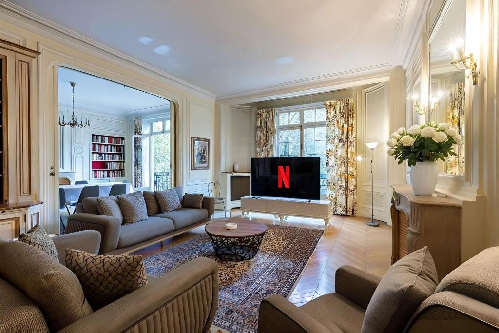 Spacious Apartment - Arc de Triomphe - 1