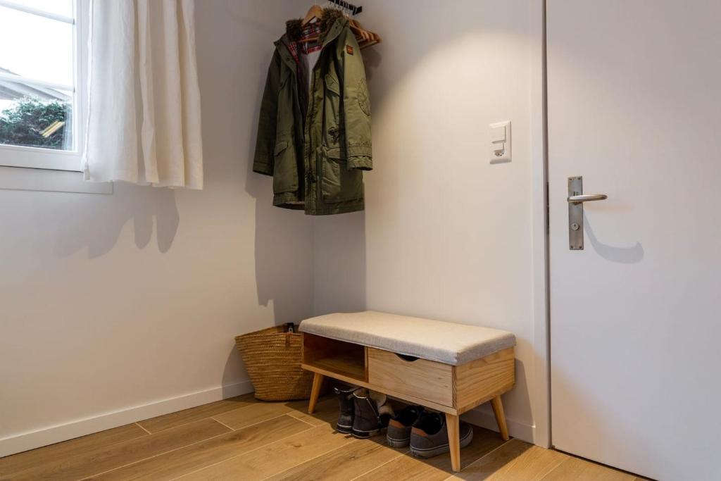 Sunny Bijou Studio - Ski-in, Ski-out - by Wengen Rentals - 2