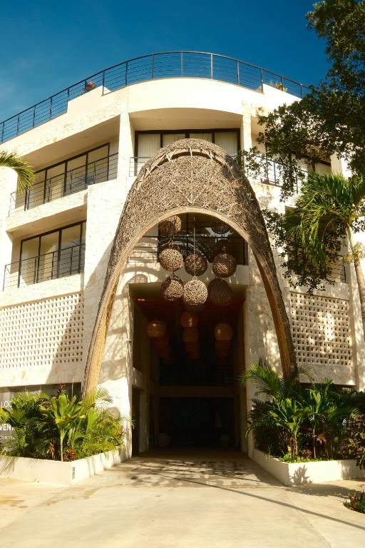 Downtown Penthouse with Private Pool, Rooftop Pool and Gym, short distance from Beaches, Restaurants & Nightlife - 2