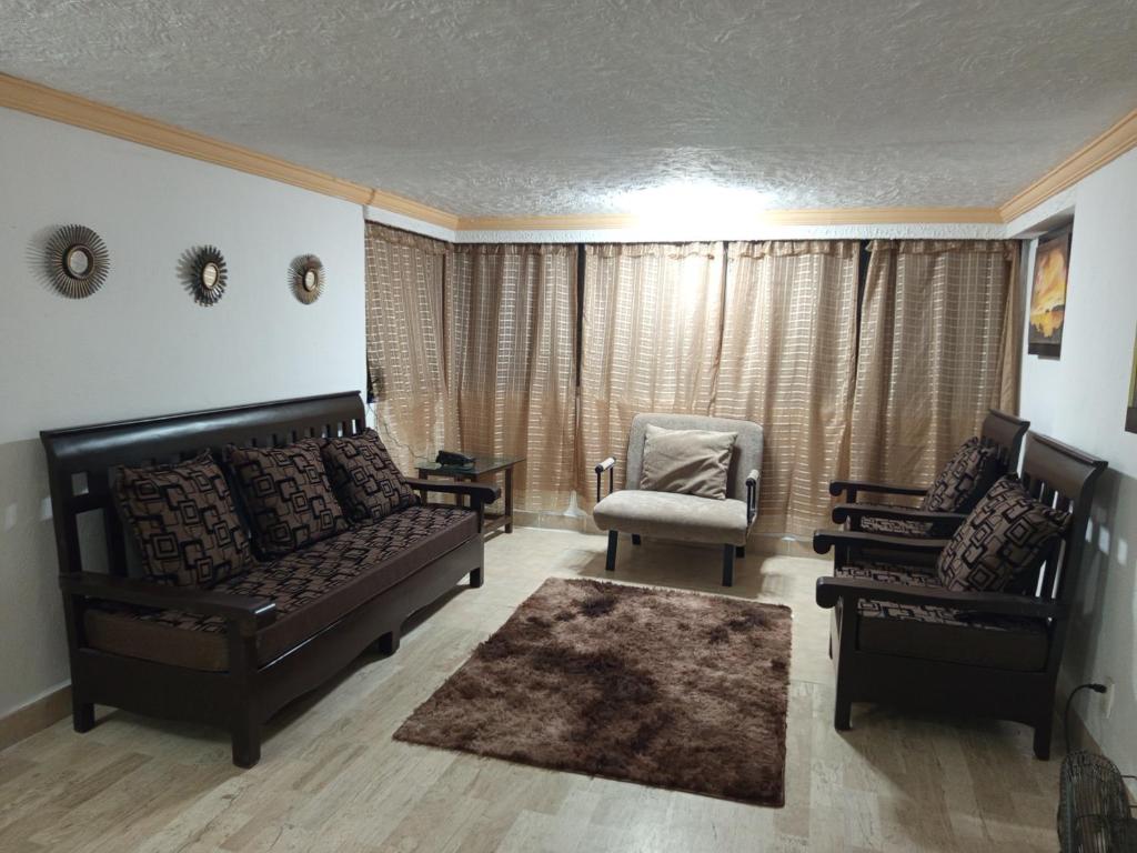 Excellent location in the hotel and restaurant area - 4