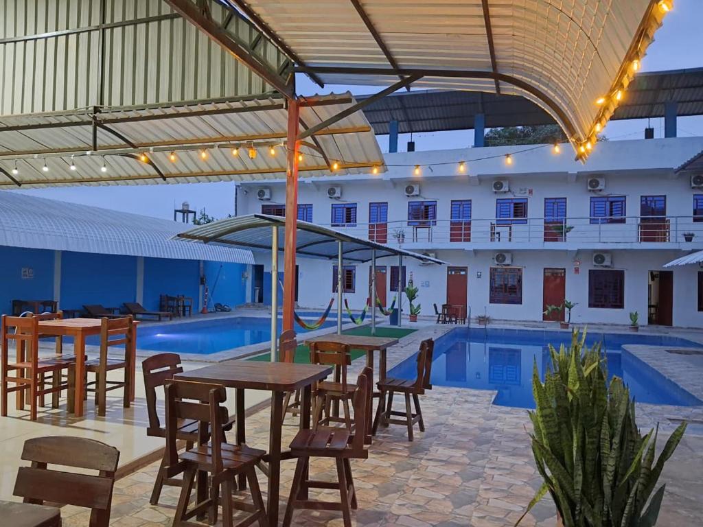 Malibu Hotel - 3