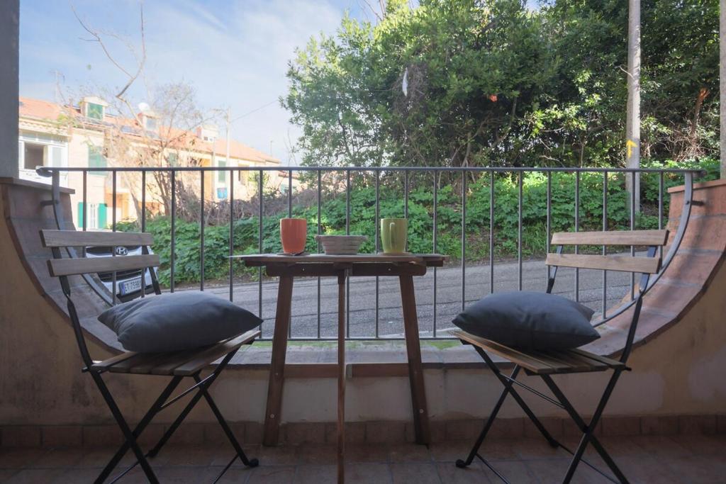 Appartamento 4 Posti Letto con Patio e Parcheggio - 1