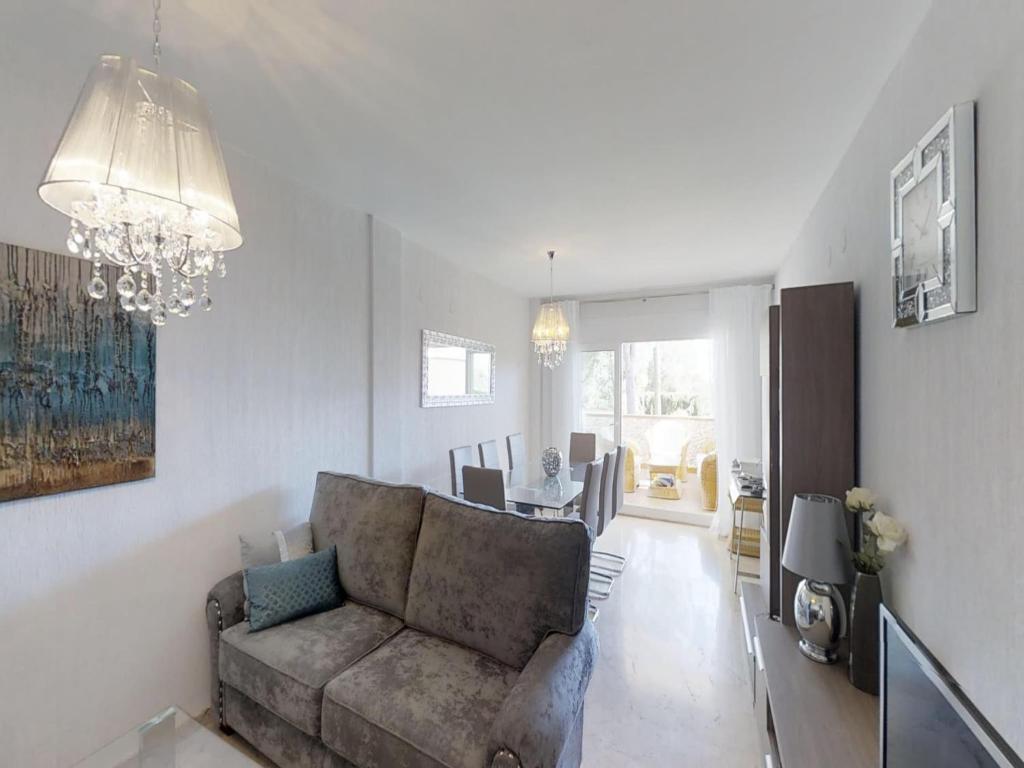 Cozy Elviria Beachside Apartment - 2