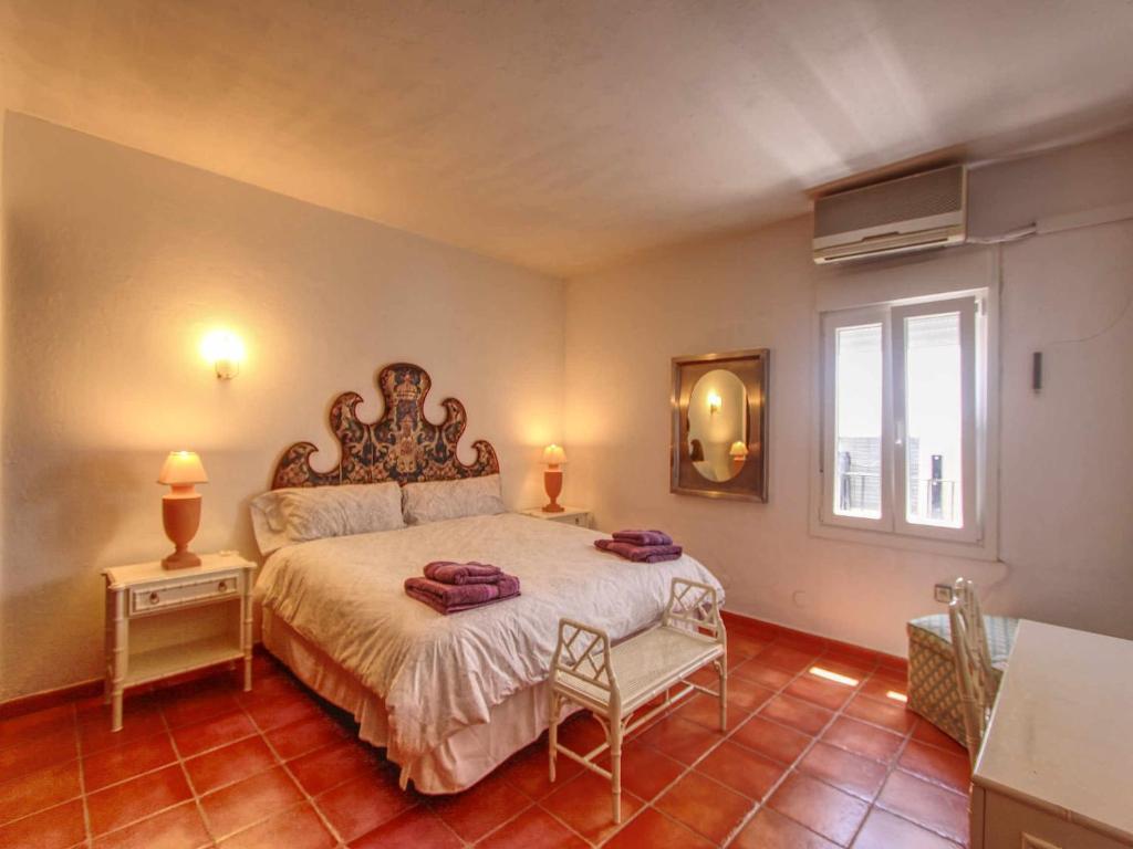 Puerto Banus Apartment for 8 - 4