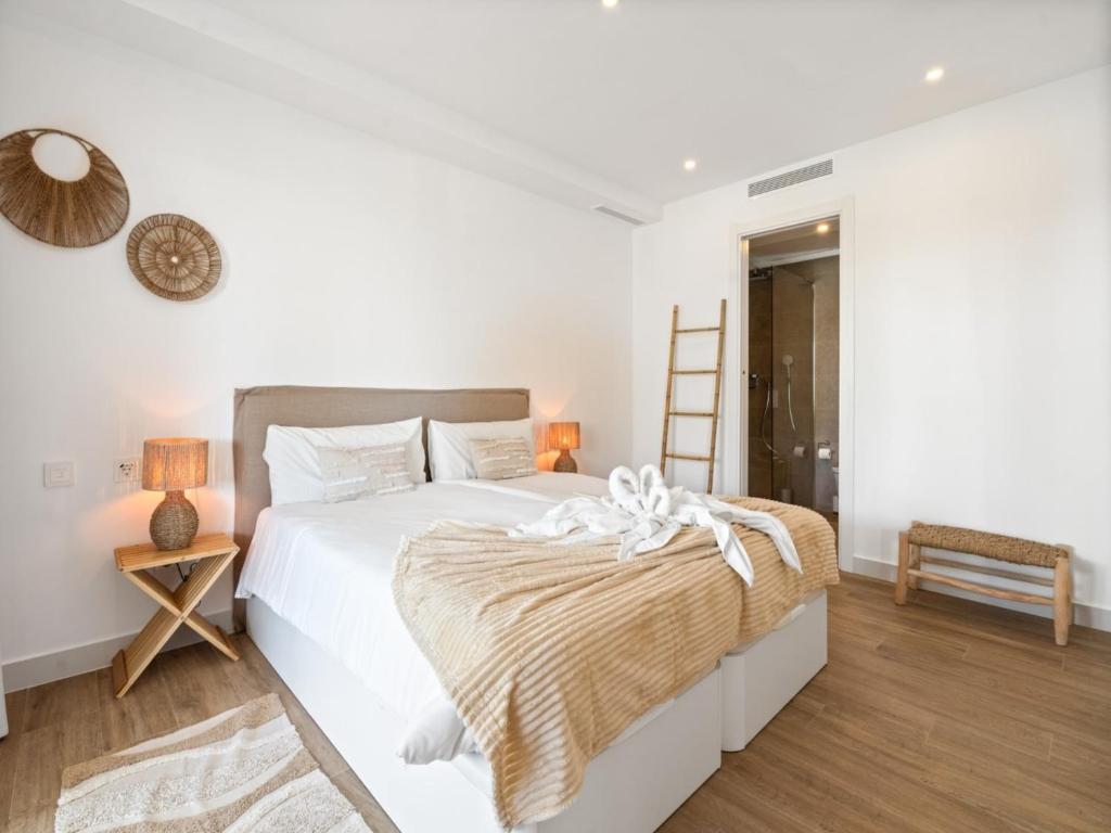 Stylish Couple Retreat in Casares - 4