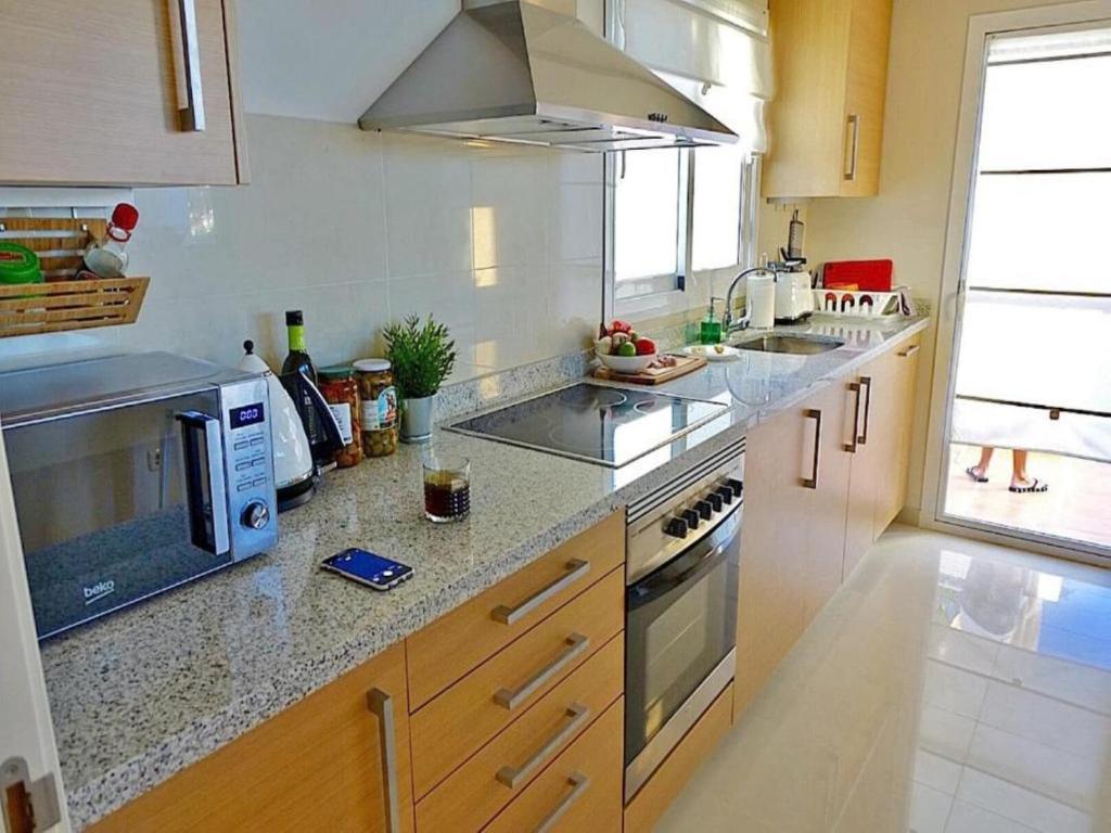 5-Guest Apartment near Alcazaba Lagoon - 4