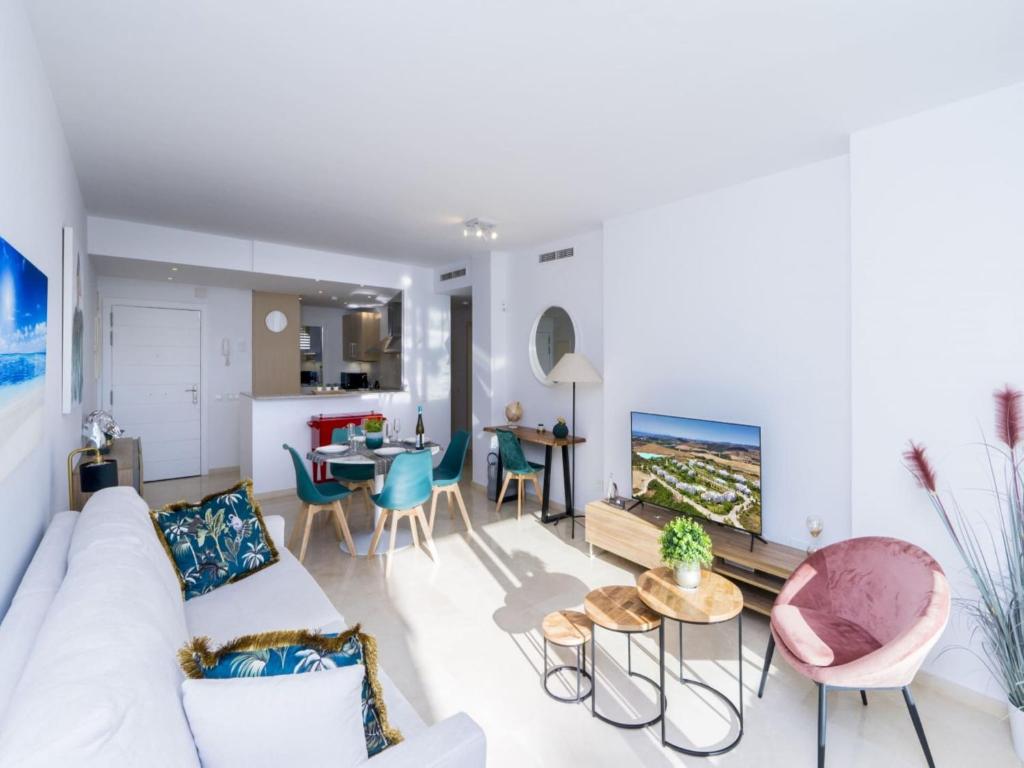 4-Guest Lagoon Resort Apartment - 2