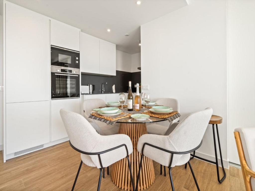 Stylish 2-Bedroom Apartment in Casares - 3
