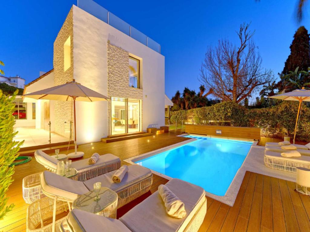 Spacious Villa for 12 in Puerto Banus - 1