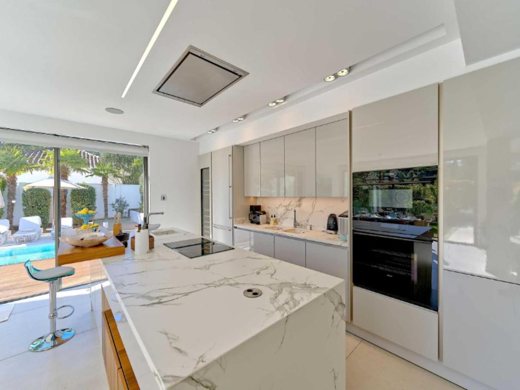 Spacious Villa for 12 in Puerto Banus - 5
