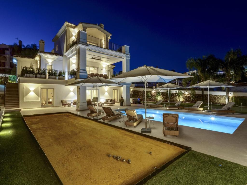Luxury Family Villa for in Marbella - 1
