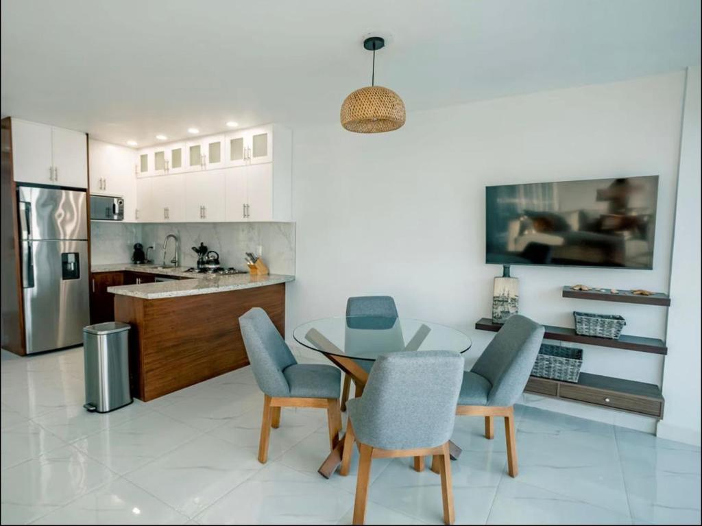 Beach Front Aria Ocean 2 Bedroom 2 Bathroom - 4