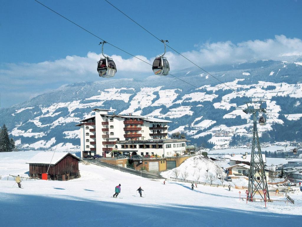 Spacious Holiday Home near Ski Area in Kaltenbach - 5