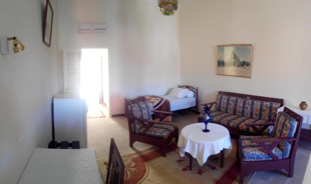 Hotel Les Amandiers photo