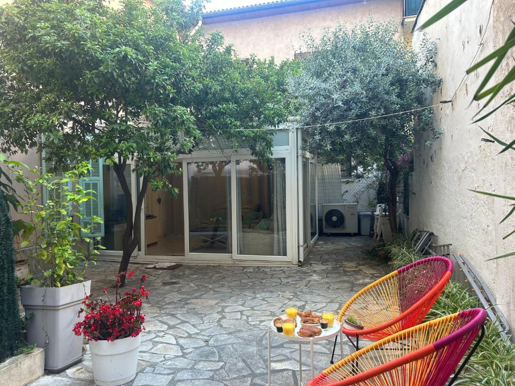 Grand 4 pièces avec Cour Privée, Clim & Parking - 2