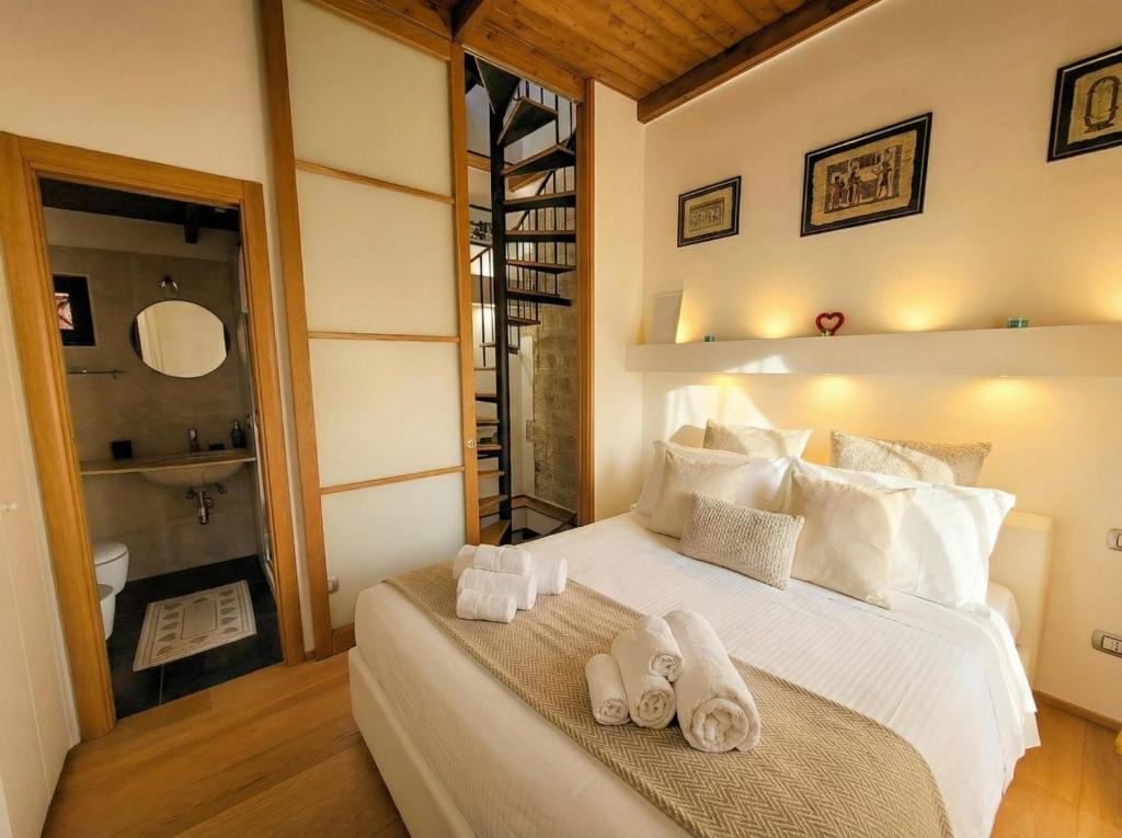 Tatiana - Historic Home with Private Rooftop Terrace - 2
