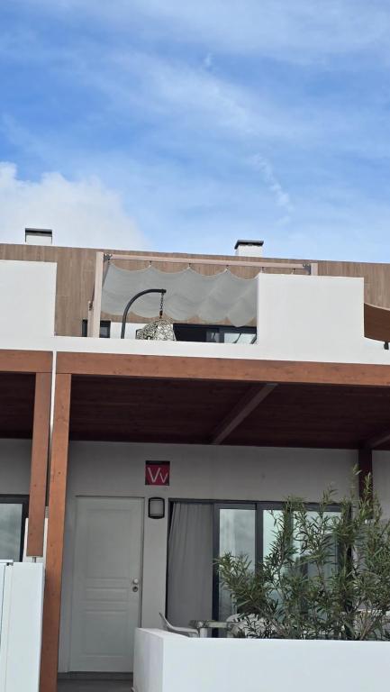 Fuerte Vibes Guest House In Corralejo - 3