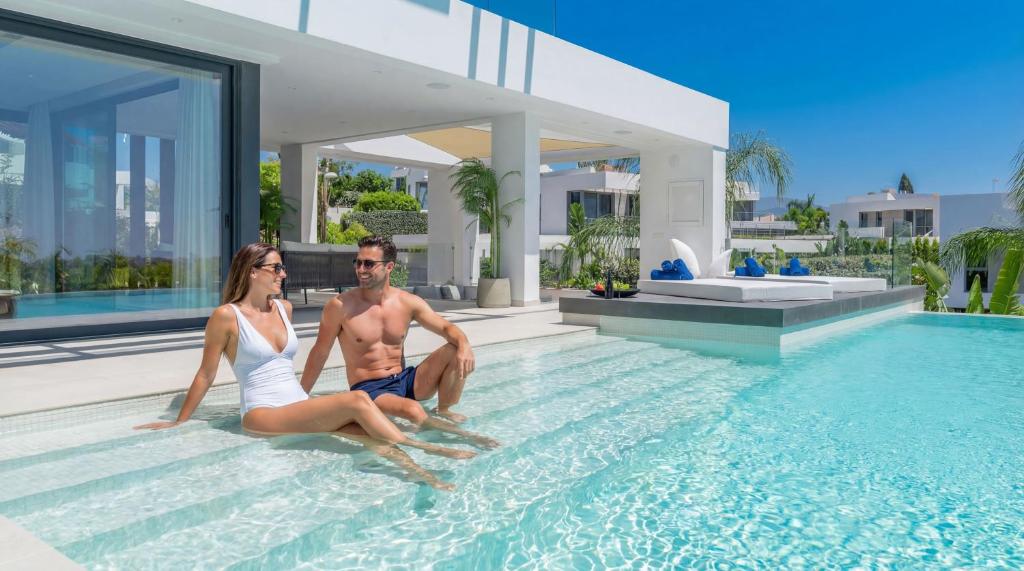 VACATION MARBELLA I Villa Hanami, Private Infinity Edge-Pool, Gym, Movie Theater, Night-Security, Alarm System, Close to Golfs and Beaches - 2