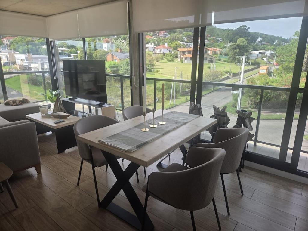 Brand new apartment overlooking the ocean and the hill - 2