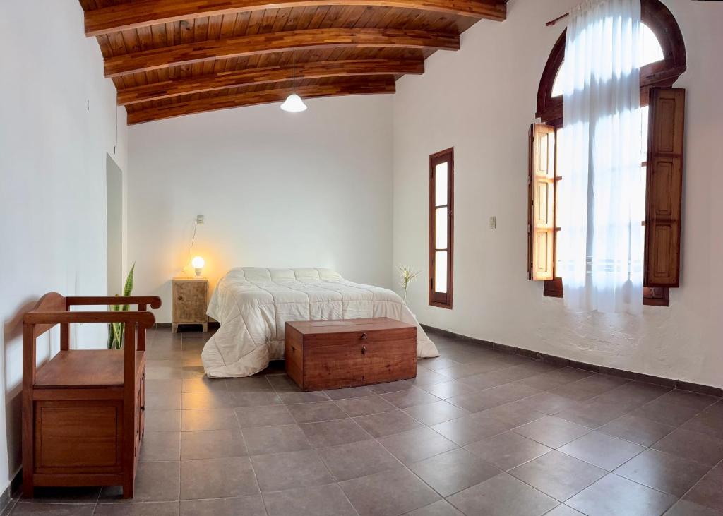 Casa luminosa estilo colonial con terraza - 1