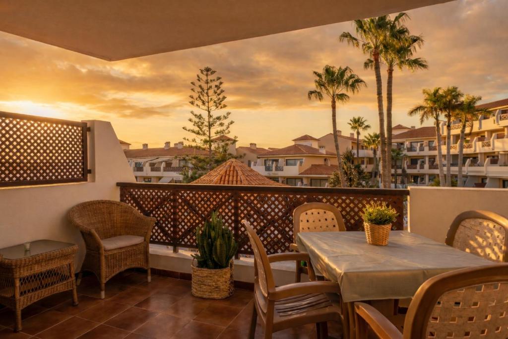 Cozy Apt Heated Pool Terrace AirCo Golf - 4