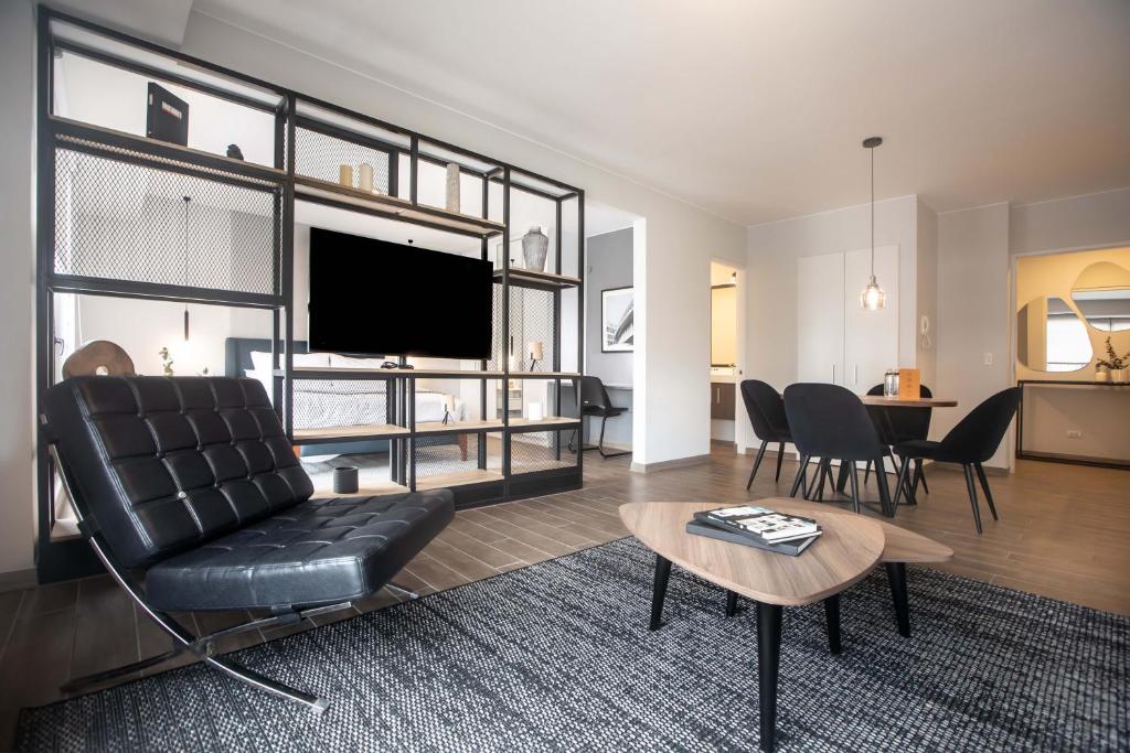 Luxury 2BR in Miraflores near Malecón with parking - 5