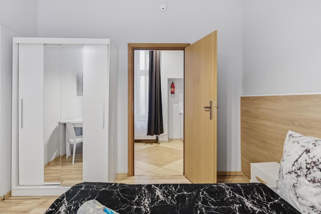 Queen Apartments — Hotel rooms in Krakow, Lesser Poland
