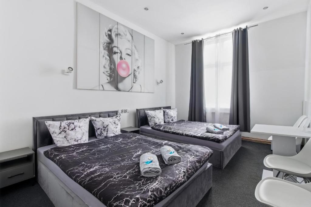 Queen Apartments — Hotel rooms in Krakow, Lesser Poland