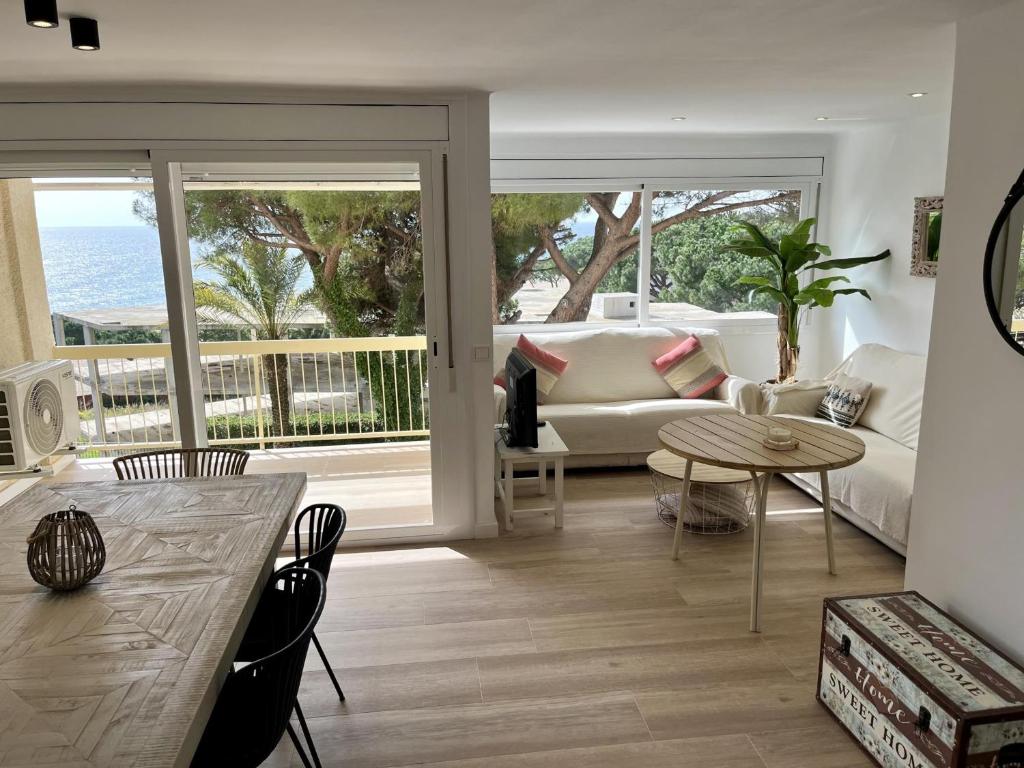 Apartamento con vista al mar en Platja d'Aro, acceso directo a la playa - ES-298-35 - 2