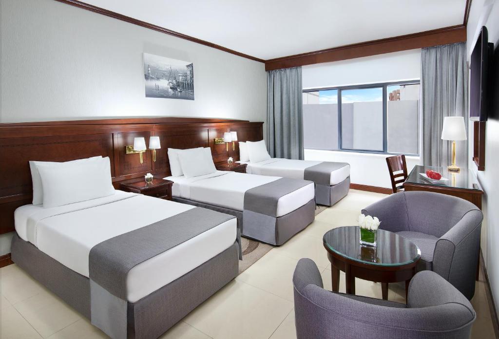 فندق أدميرال بلازا (Admiral Plaza Hotel)