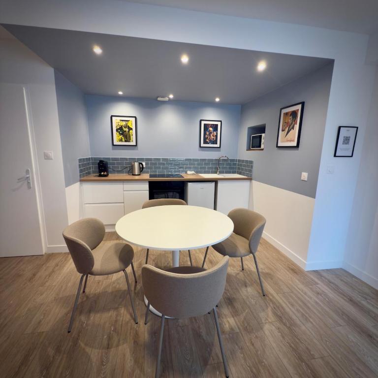 P01 Grand appartement proche gare cinéma jacuzzi RDC sur cour privative - 4