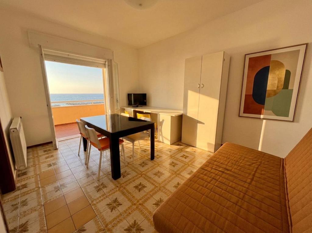 3 Trilocale fronte mare - 5
