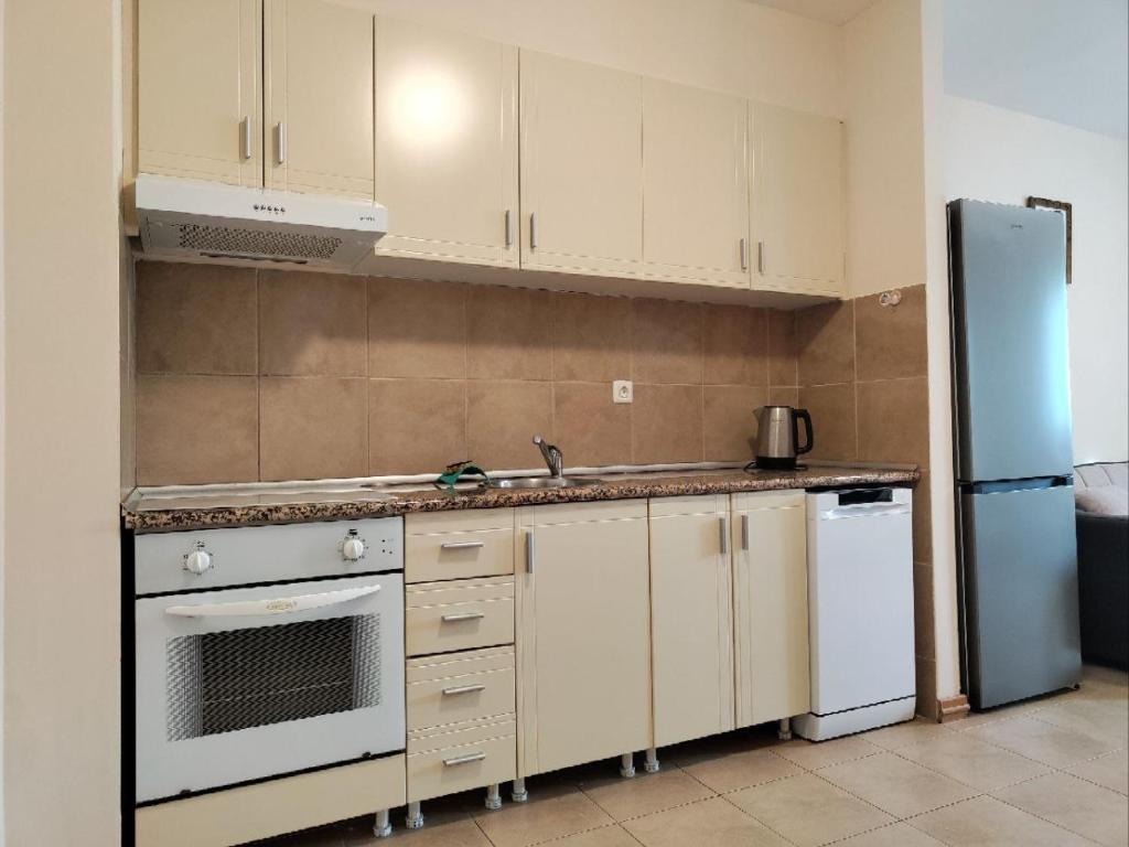 Komforan apartman u Irskom kompleksu, Bečići, blizu mora sa parkingom - 3