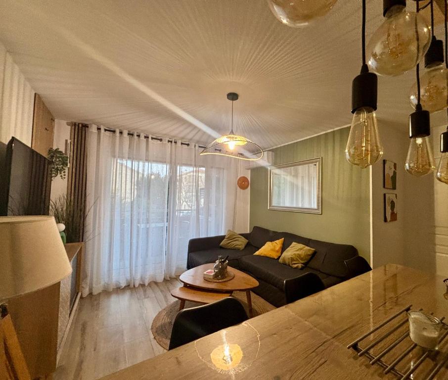 2-bedroom apartment with terrace and garage - 3
