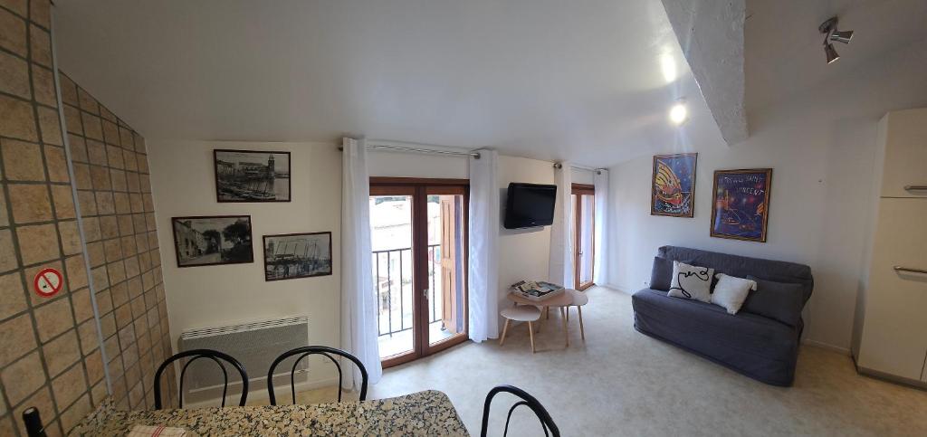 Grand studio mezzanine à 3min à pied de la plage - 2