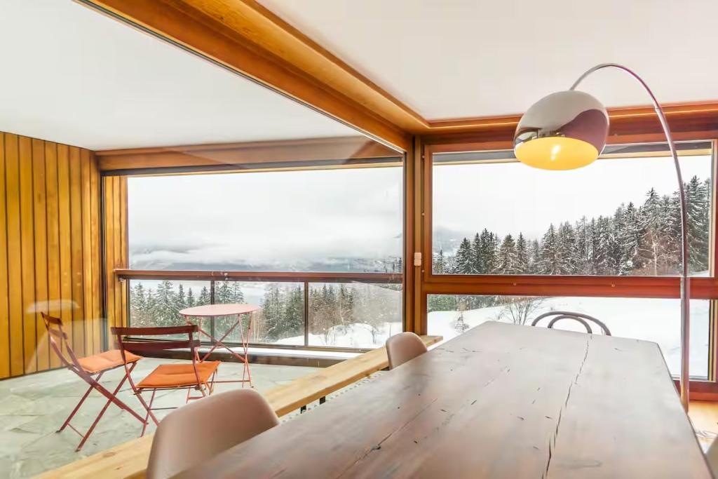 Alpine Panorama Spacious Mountain Retreat - 1