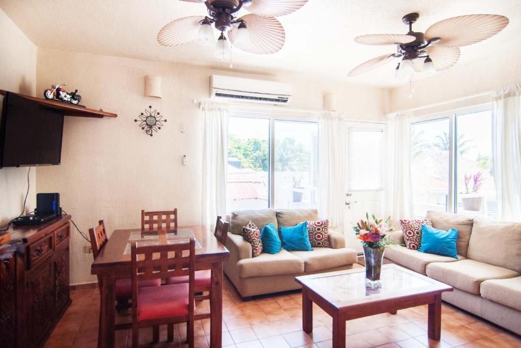 Beachfront 2BR Condo in Playa I Steps to 5th Ave! - 3