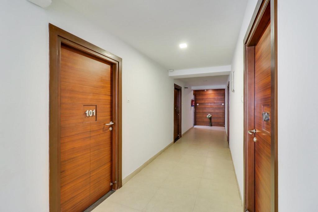 フロント・ロビー