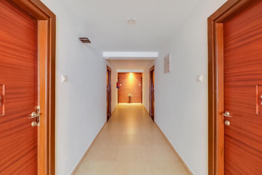 フロント・ロビー