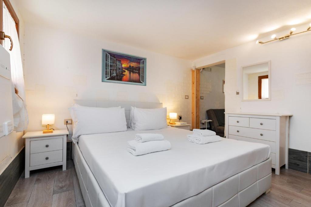 Charming One-Bedroom Apartment in Authentic Venice, Biennale Area - 2