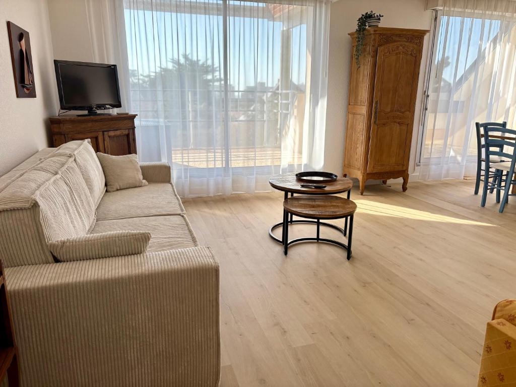 Appartement Élégant, Terrasse, Garage Privé & Wi-Fi - 1