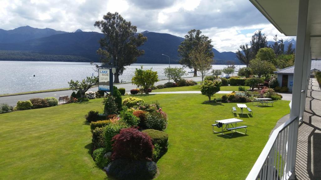 Lakeside Motel & Apartments photo